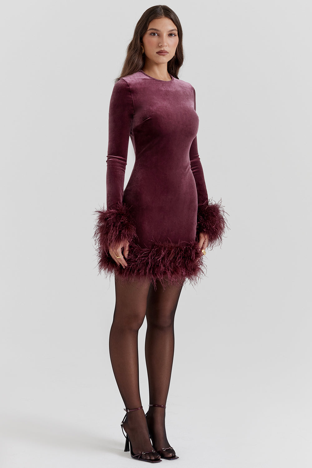 Brunilda | Trendiges Samt-Minikleid für Damen
