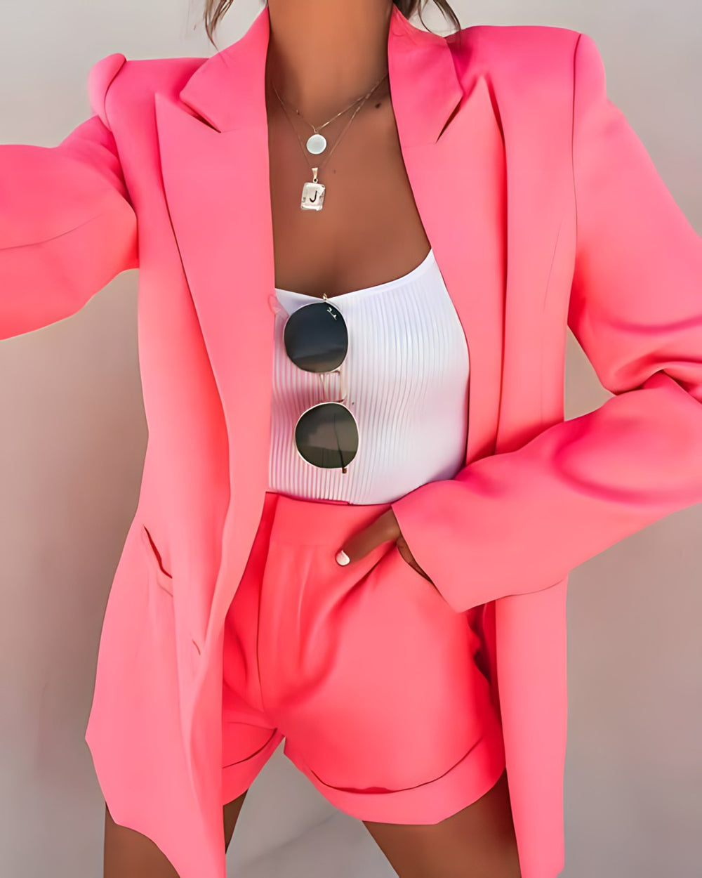 Damen Sommer Blazer und Shorts Set aus hochwertigem Material