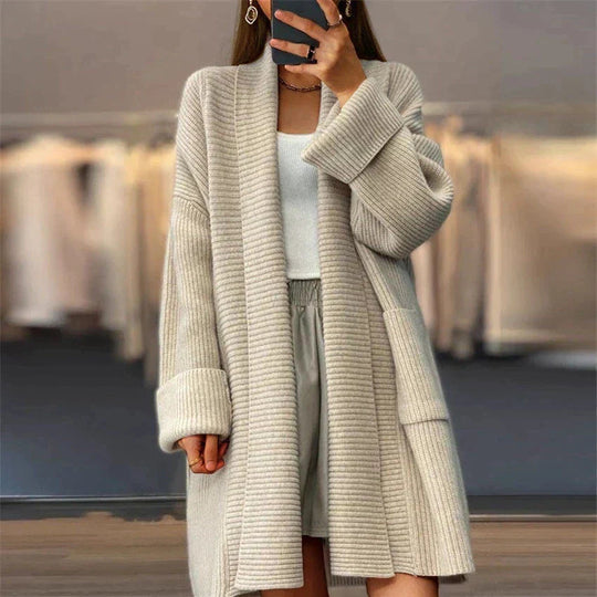 Lange Strickjacke Damen mit modernem Schnitt für Damen