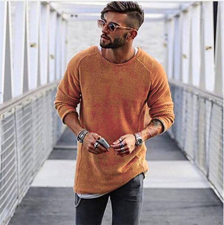 Langer Strickpullover aus hochwertigem Material für Herren