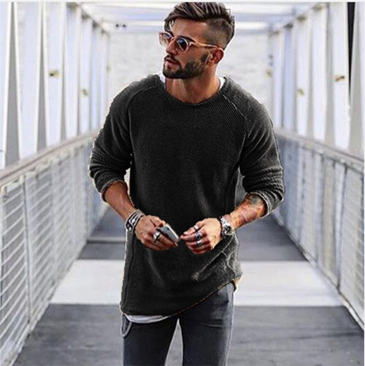 Langer Strickpullover aus hochwertigem Material für Herren