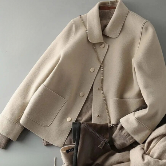 Warme Daunenjacke mit Knopfleiste für Damen